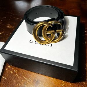 Authentic Gucci belt size small 75.  paperwork in hand.Still in great condition